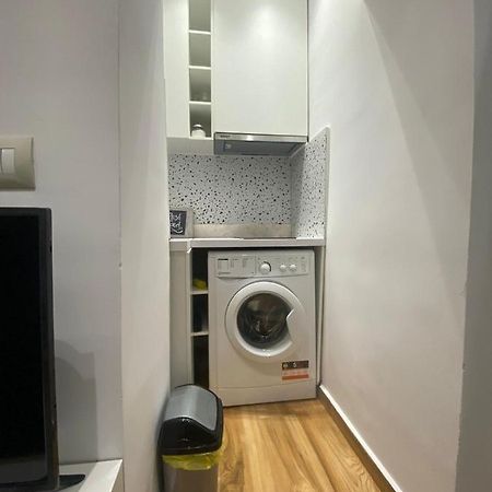 Luxury Apartment In Blloku Area Тирана Экстерьер фото