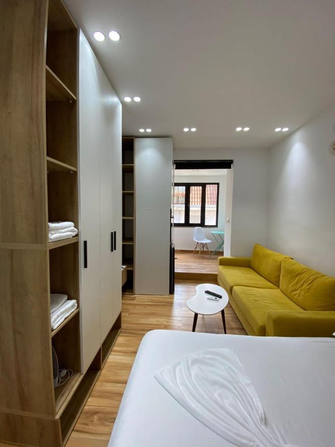 Luxury Apartment In Blloku Area Тирана Экстерьер фото