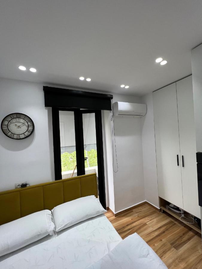 Luxury Apartment In Blloku Area Тирана Экстерьер фото