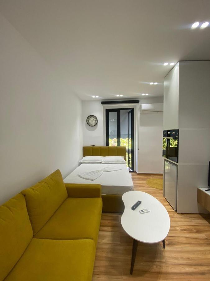 Luxury Apartment In Blloku Area Тирана Экстерьер фото